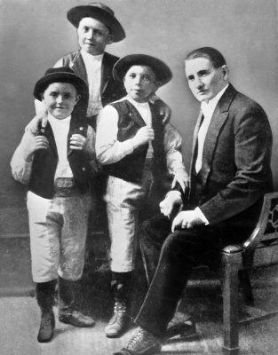 David Björling och hans söner i Amerika-En sångarfamiljs saga börjar. 1899-1921